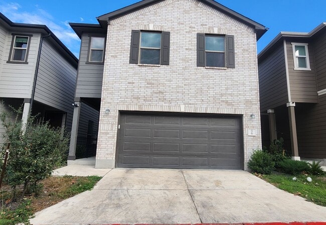 Foto del edificio - 5-Bedroom 3-Bathroom Home Walking distance to USAA and just mins from Medical Center and UTSA