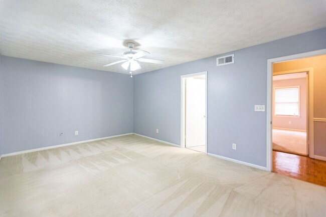 Foto del edificio - 2bd Townhome in the Heart of Tucker