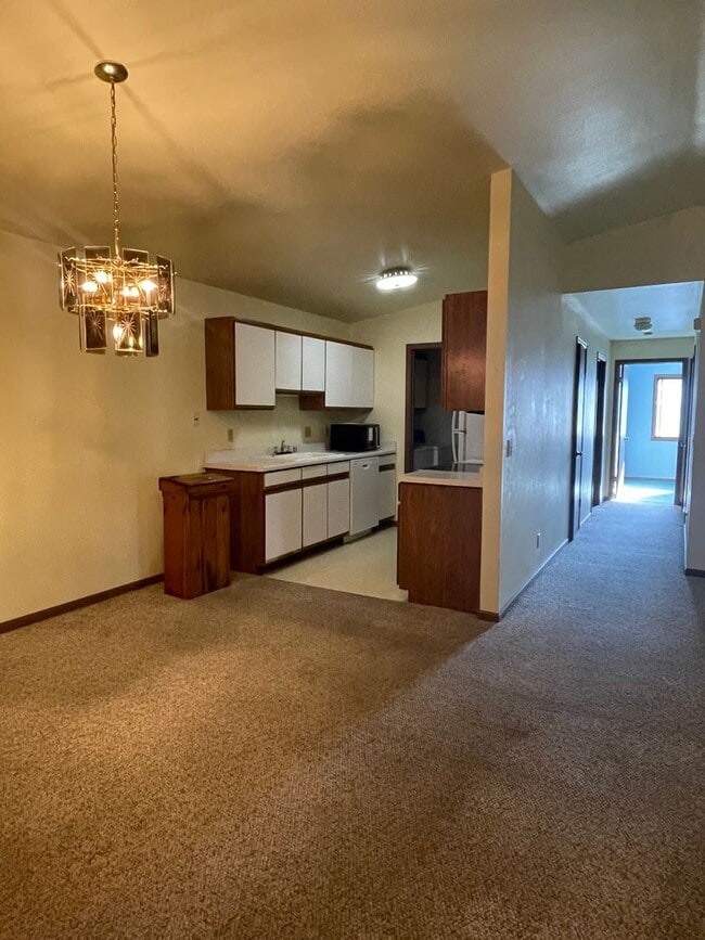 Foto del edificio - Spacious 2-Bed, 2-Bath Condo with Comfort ...
