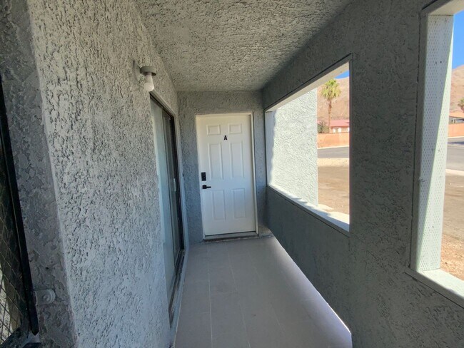 Foto del edificio - 3 Bedrooms 2 Bathrooms Apartment for Rent!