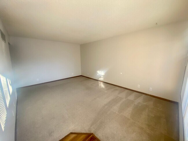 Foto del edificio - 4700 F St
