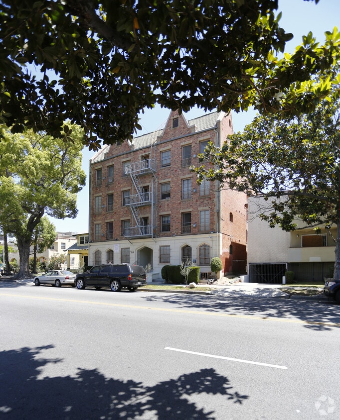 Primary Photo - Tufford Arms Apartments