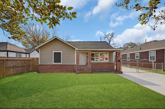 Building Photo - 3446 Seabrook St