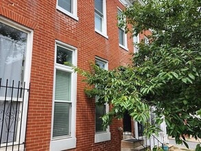 Building Photo - 2112 E Fayette St