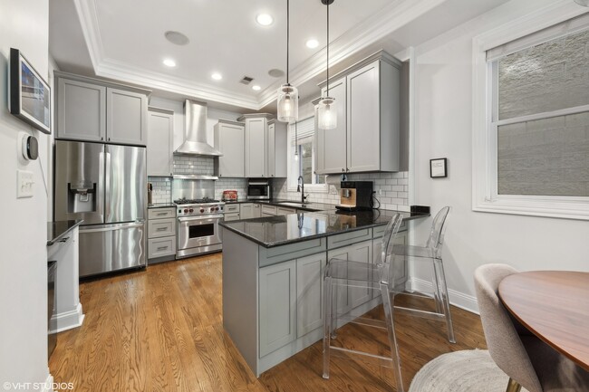 Building Photo - 1523 N Mohawk St