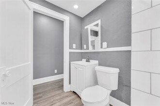 Building Photo - 364 E 161st St