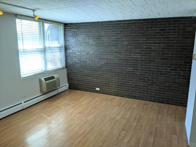 Building Photo - 2 bedroom in Evanston IL 60202