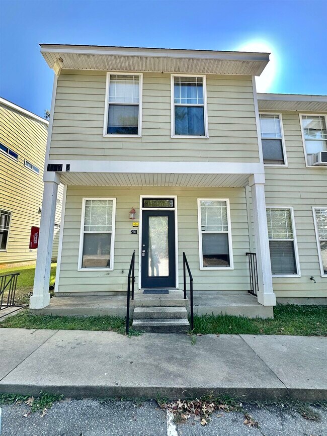 Building Photo - 1417 Pullen Rd