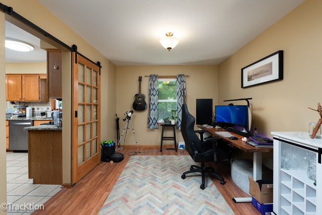 Building Photo - 3081 Barnstable Ct