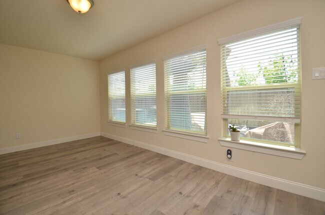 Foto del edificio - 10709 Madden Oaks Pl