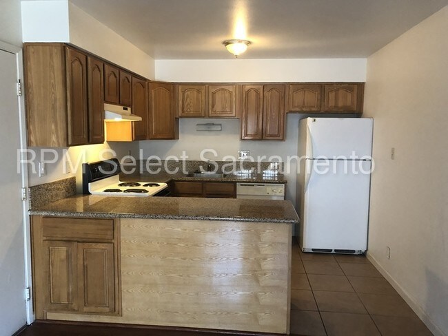 Foto del edificio - Updated 3 bed 2 bath duplex