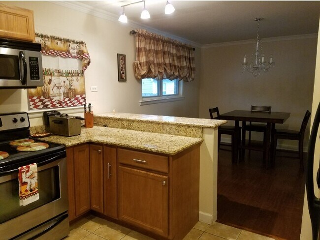 Foto del edificio - 4204 Maplewood Ct