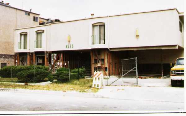 Foto del edificio - 4510-4520 Colbath Ave
