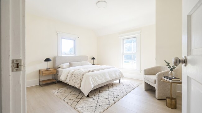 Foto del edificio - 420 W 21st St