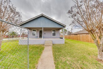 Building Photo - 13034 Emporia St