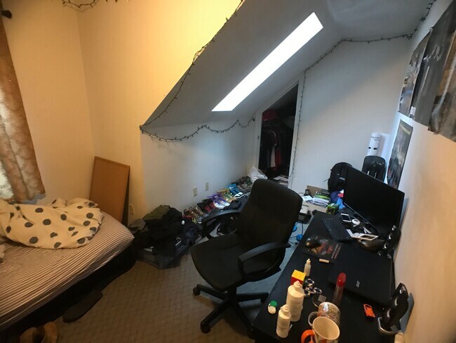 Photo - Allston 4 Bed 1 Bath available 9/1 House