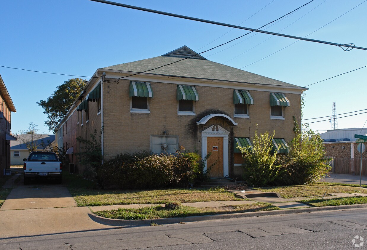 Building Photo - 1802 N Washington Ave