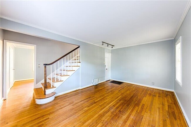 Building Photo - 226 Kinsey Ct NE