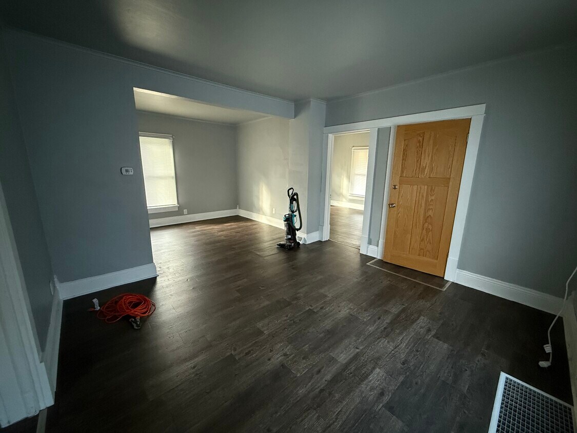 Foto principal - 1035 Durfee Ave