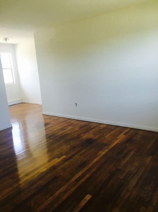 Building Photo - 1746 6th St S