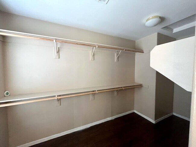 Building Photo - Beautiful 2 Story Home with Lots of Privat...