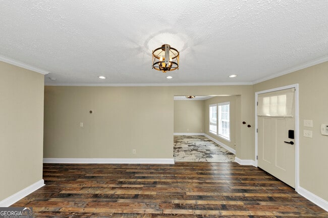 Building Photo - 1810 Evans Dr SW