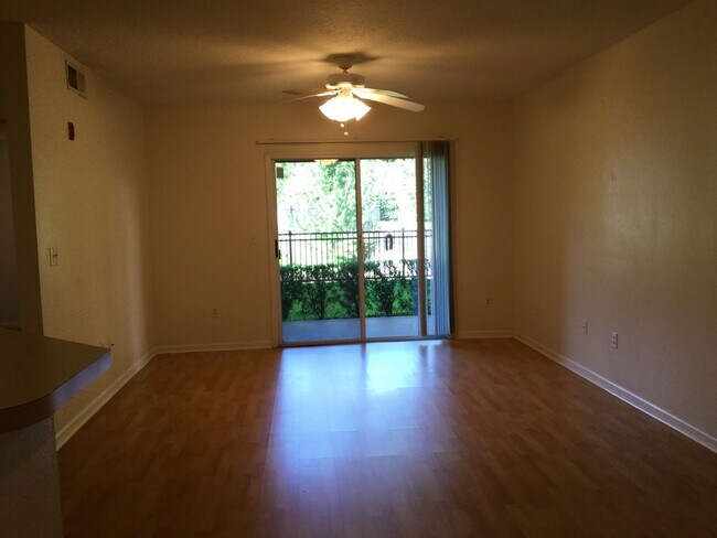 Foto del edificio - 2/2-East Orlando/Waterford Lakes Condo