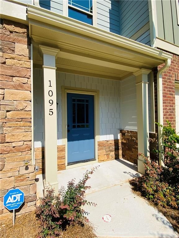 Foto del edificio - 1095 N Village Dr