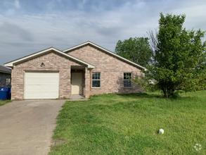 Building Photo - 1722 Manor Garden Curve