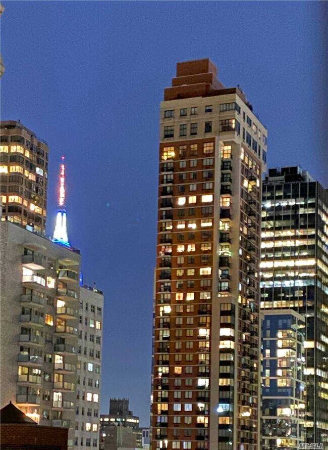 Building Photo - 5 Tudor City Pl