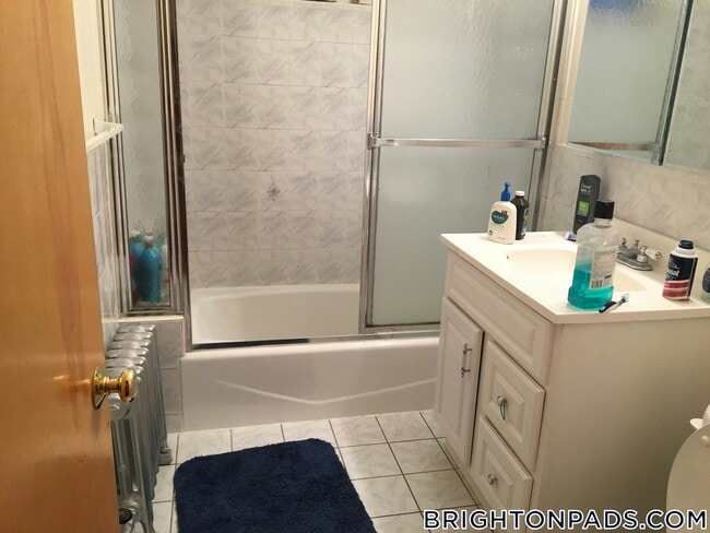 Foto del edificio - 12 Montcalm Ave