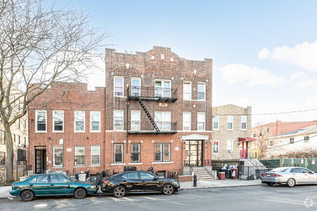Building Photo - 179 Milford St
