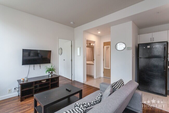Photo du bâtiment - 1 Bedroom, 1 Bathroom Unit located in the heart of downtown!