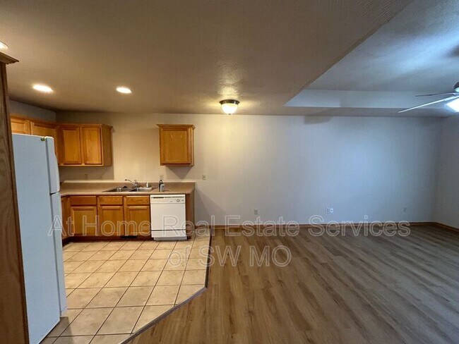 Foto del edificio - 1958 S Farm Road 123