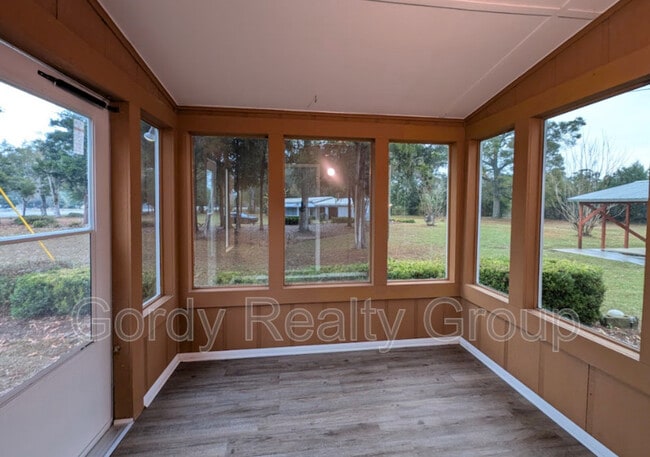 Foto del edificio - 6505 Blue Springs Rd