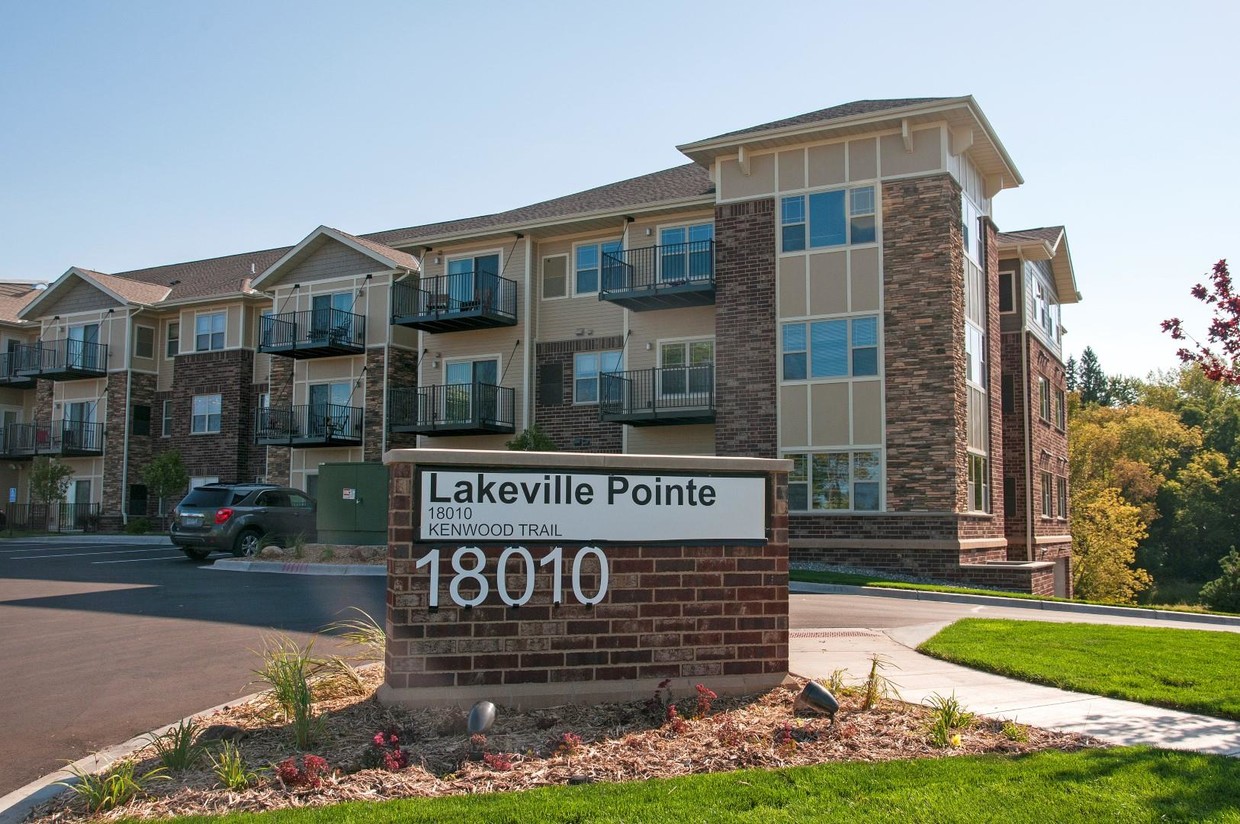 Primary Photo - Lakeville Pointe Apartments