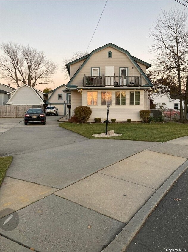 4 Bay Front Dr, Baldwin, NY 11510 House for Rent in Baldwin, NY