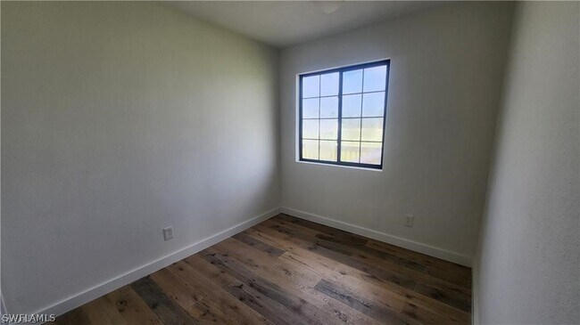 Foto del edificio - 3820 20th St W