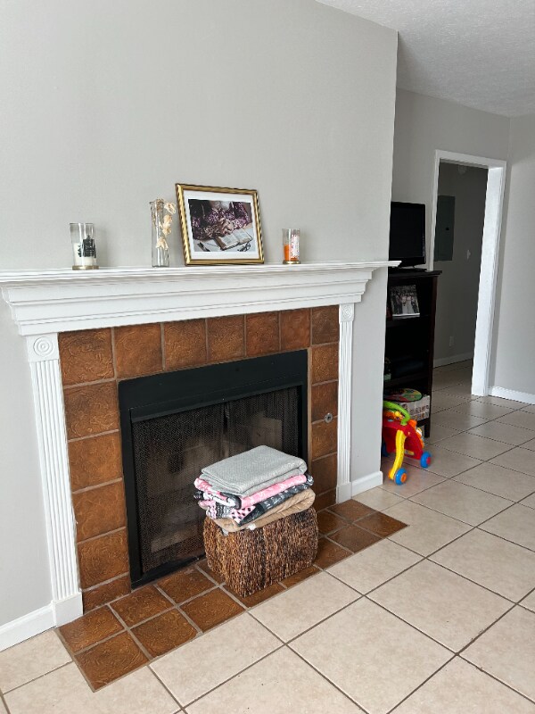 Building Photo - 908 Westland Dr SW