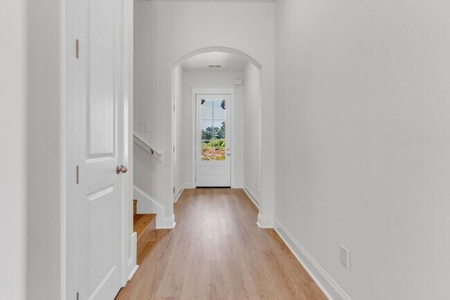 Foto del edificio - Move In Special! Now Leasing in Olive Branch @ Cedar Bluff – 3 and 4BR Townhomes in Olive Branch!...