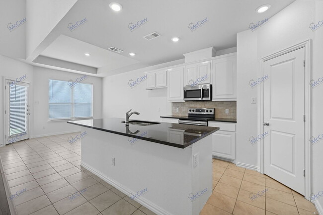 Building Photo - 1124 Salem Dr