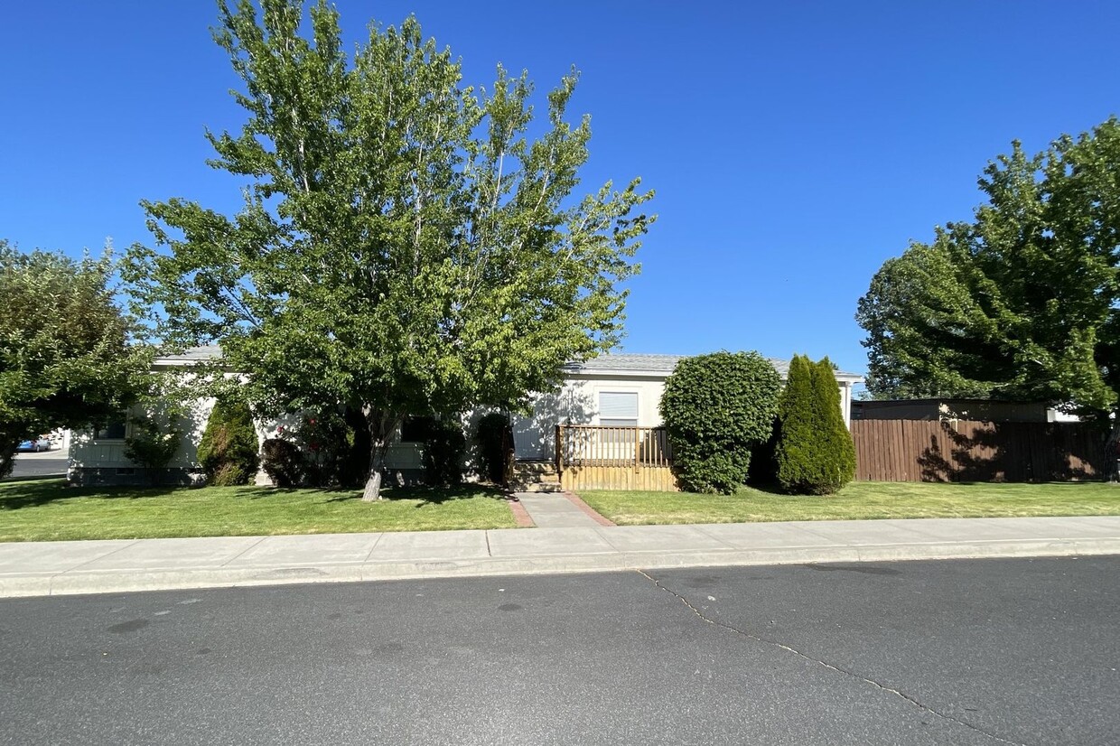 Foto principal - 4 Bedroom / 2 Bath Manufactured Home in SW...