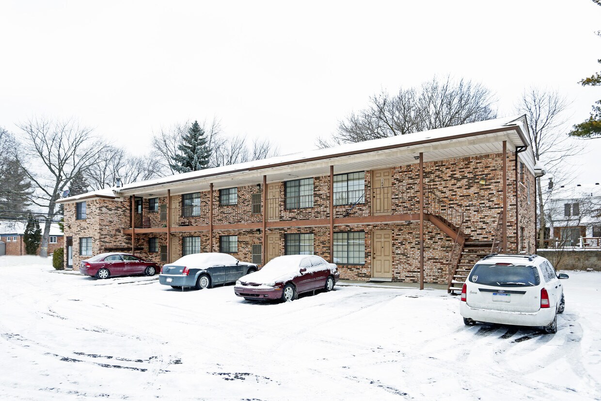 Primary Photo - 102 N Washington Ave