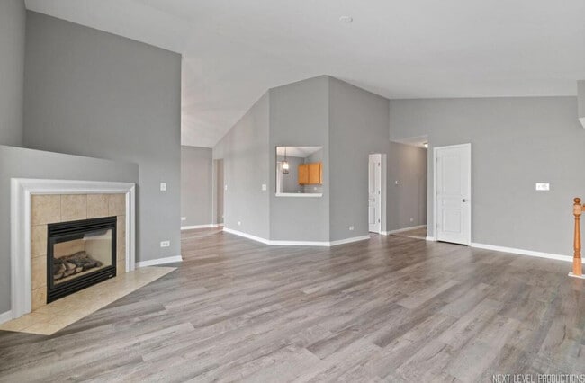 Foto del edificio - 533 Metropolitan St