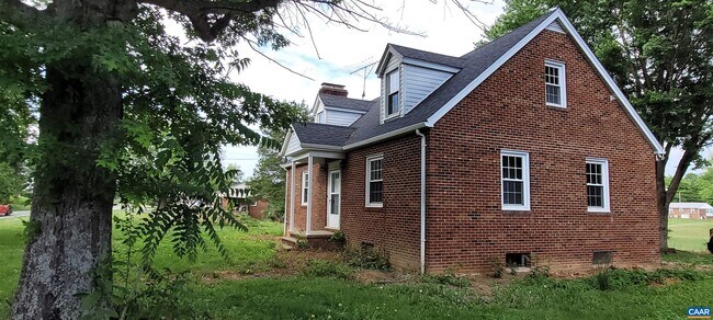 Building Photo - 168 Madison Rd