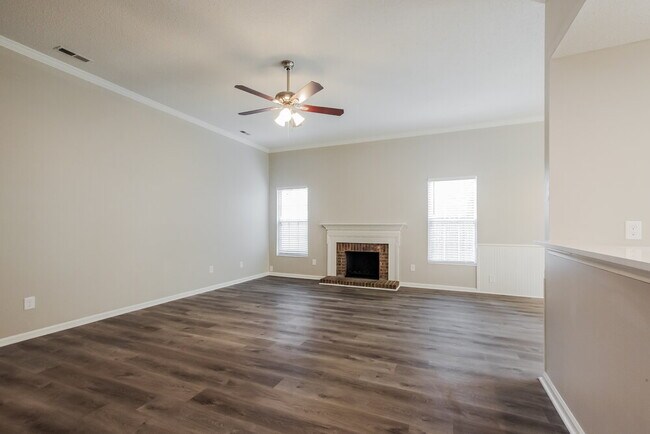 Foto del edificio - 9233 Oren Thompson Rd