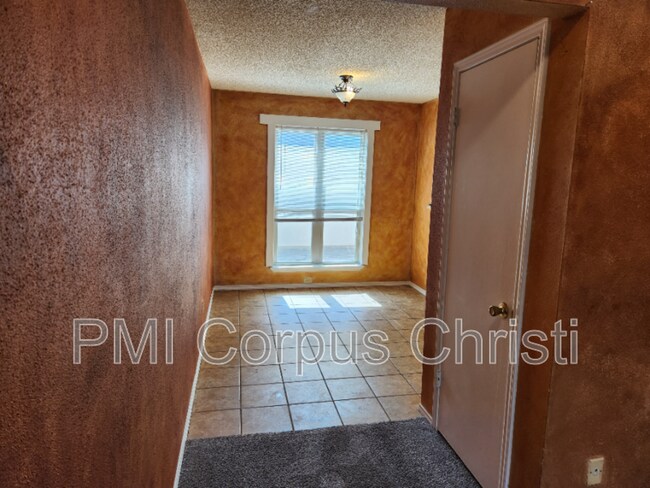 Foto del edificio - 6702 Everhart Rd