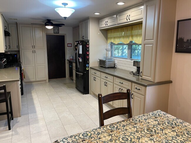 Foto del edificio - 11303 Greenwillow Dr