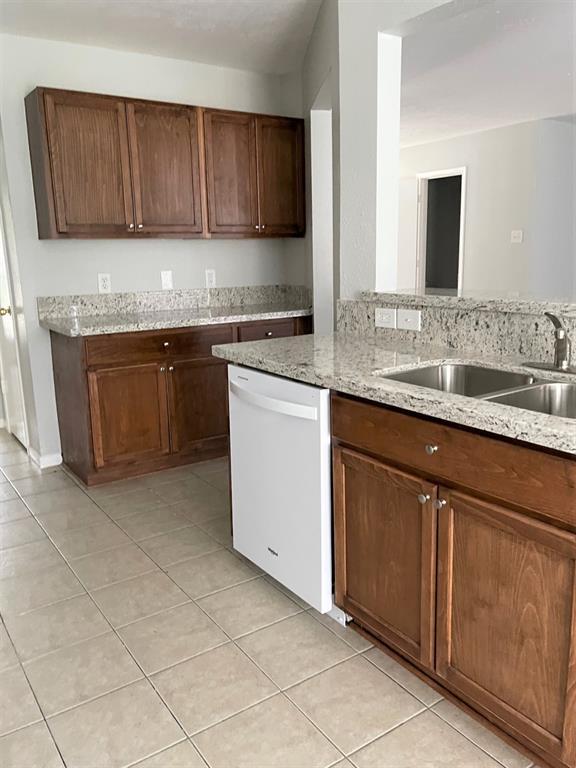 Building Photo - 22715 Tara Way Dr