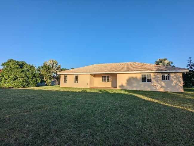 Foto del edificio - 27780 SW 154th Ave